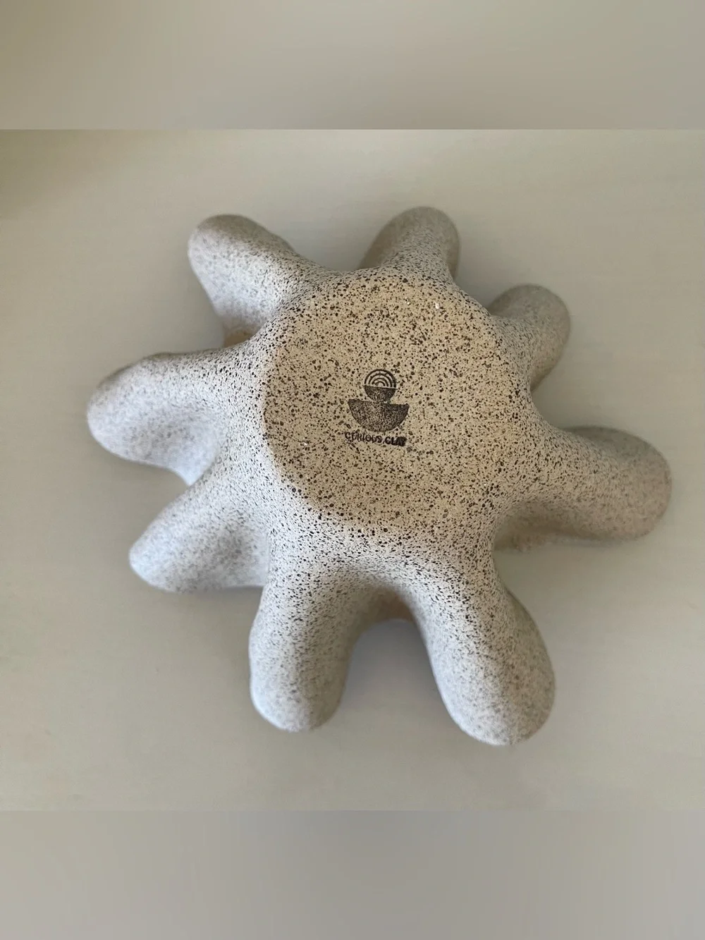 “CURIOUS CLAY” CERAMIC RUFFLE BOWL - Picture 7 of 10